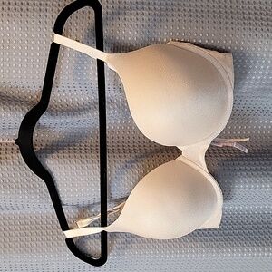 Victoria's Secret T-shirt Push Up Full Coverage Size 34DD